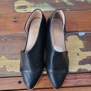 Catherine Malandrino Swan D'Orsay flat pointed Black shoes Sz 6